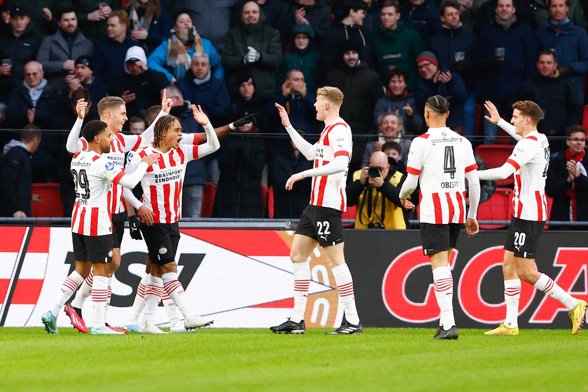 PSV richt zich op in 'crisis': Veerman en El Ghazi schieten te hulp tegen Go Ahead