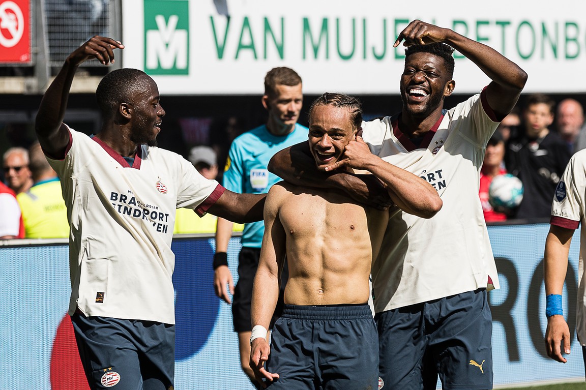 PSV grijpt gouden ticket voor voorronde van de Champions League