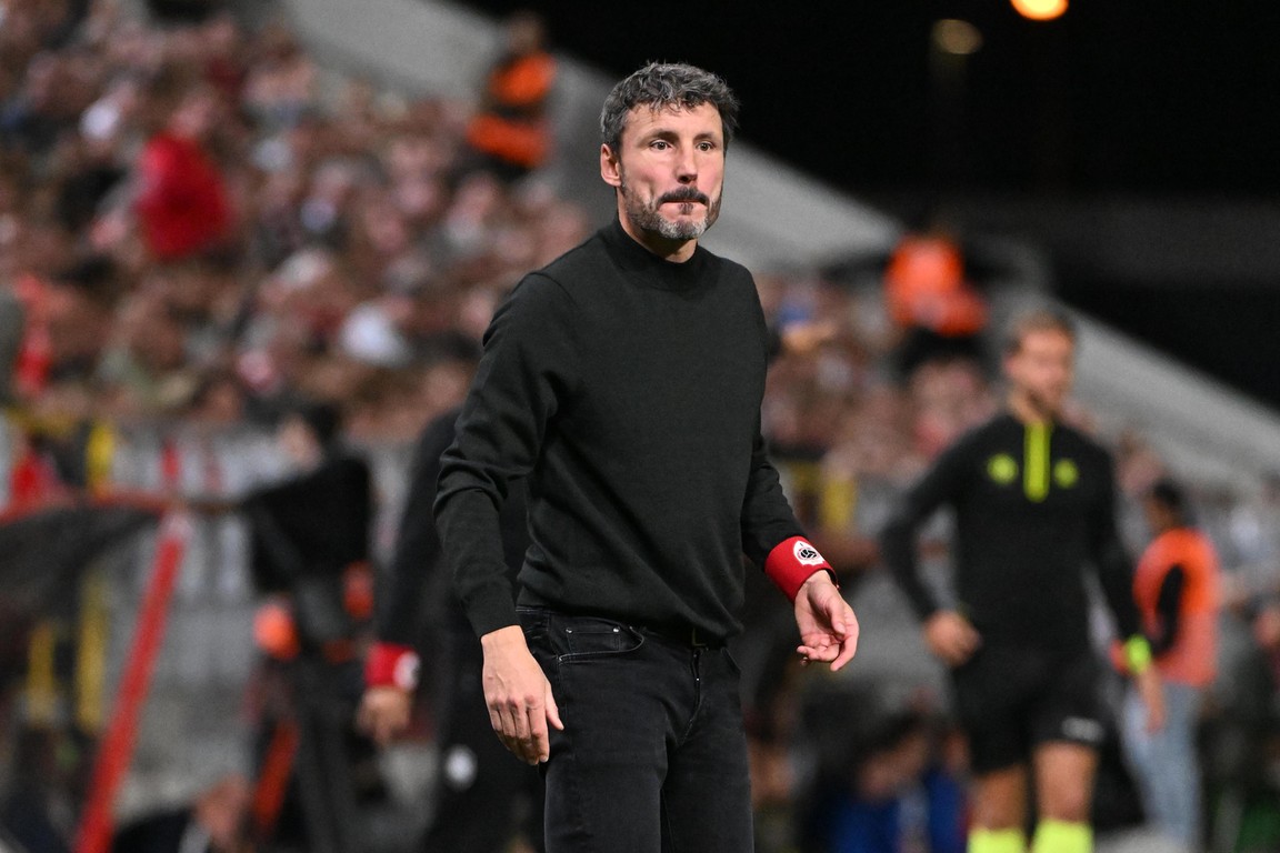 Van Bommel positief na twee uitglijders: 'Dat is een teken dat je gewoon goed bent'