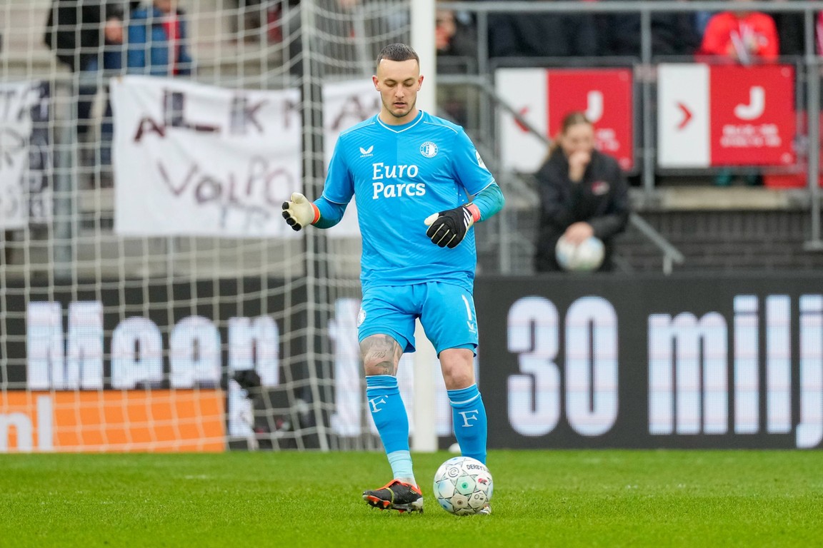Feyenoord voert een paar wijzigingen door in Deventer: Bijlow terug