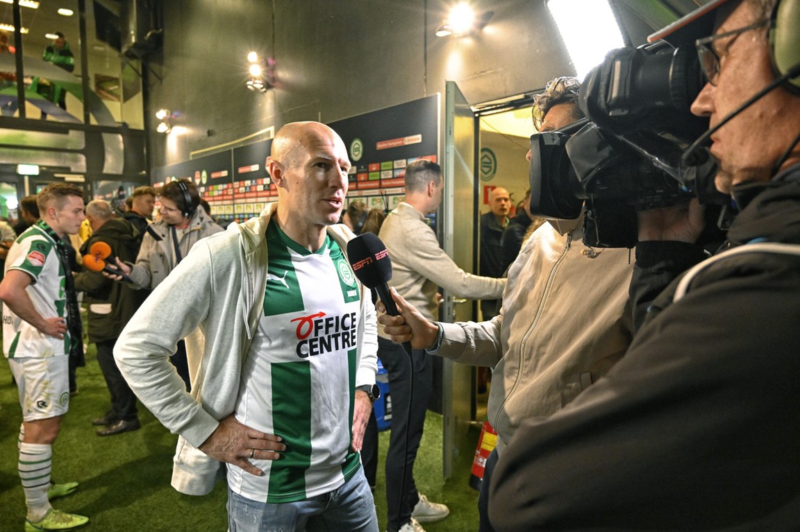 Robben geniet van promotie: 'Fantastisch, je ziet wat het doet met deze club'
