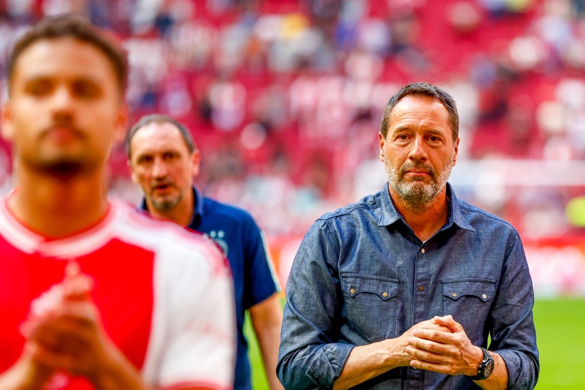 Van 't Schip niet betrokken bij Ajax-toekomst: 'Ik ben ook druk geweest'