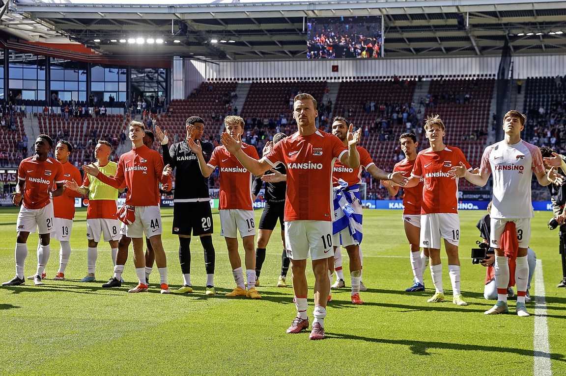 Eredivisie op Rapport: De Wit maakt slechte beurt bij AZ, drie vijven bij Ajax
