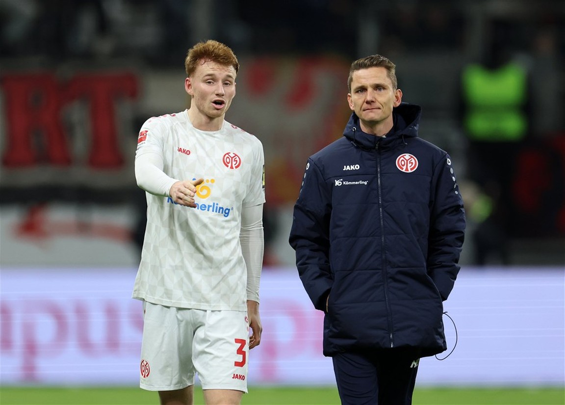 'Langer verblijf in Bundesliga lonkt voor Van den Berg'