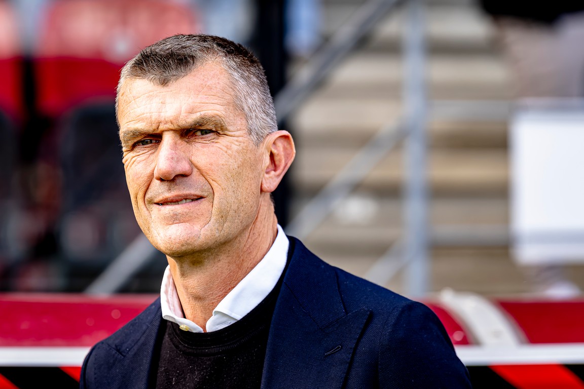 Evaluatie bij Excelsior: hoofdtrainer Dijkhuizen vertrekt alsnog