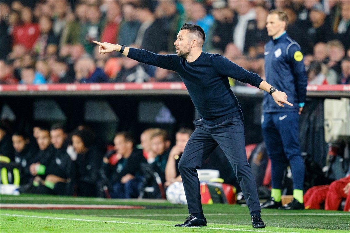 'Farioli maakt er tegen PSV een schaakwedstrijd van voor Ajax'