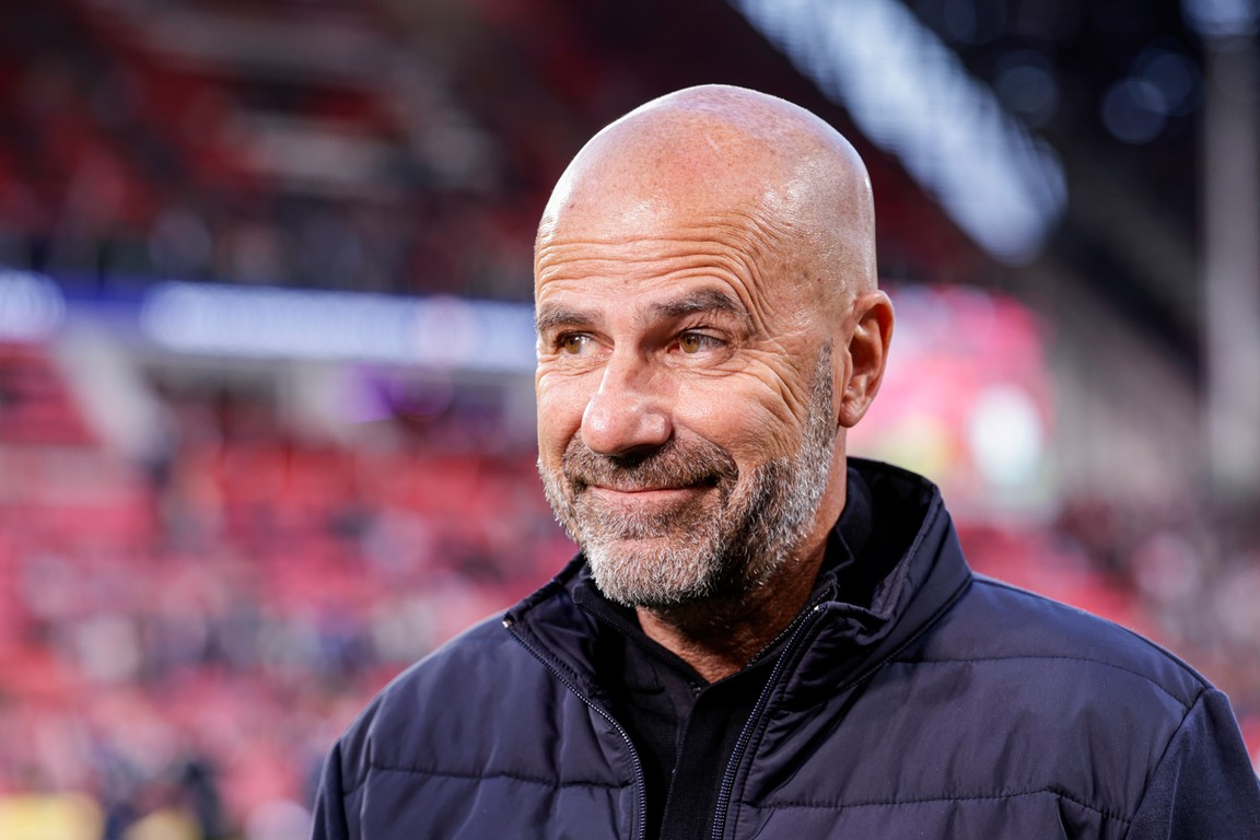Fortuinlijke Bosz koestert implosie Ajax: 'Een prima uitslag in Amsterdam'