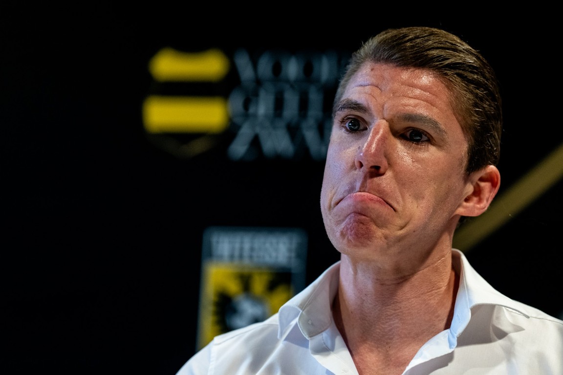 Vitesse voldoet nog niet aan regels KNVB en raakt proflicentie kwijt