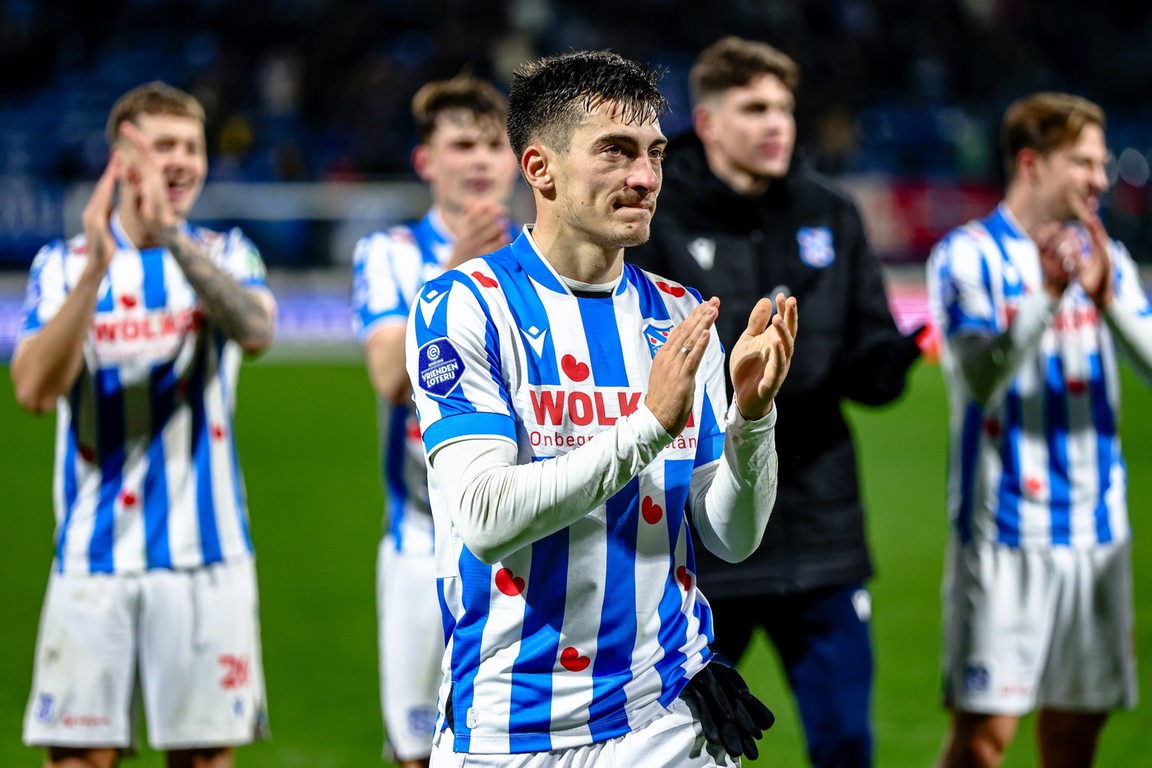Spits komt, spits gaat: SC Heerenveen zwaait Nicolaescu uit