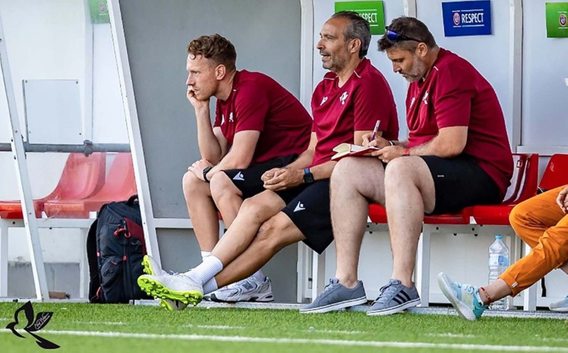 Eerste Nederlandse trainer in Europa ziet droom uiteenspatten