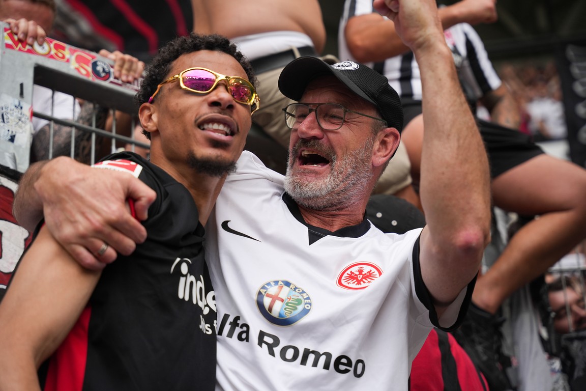 'Liverpool pakt door en troeft Newcastle af in jacht op Frankfurt-spits'