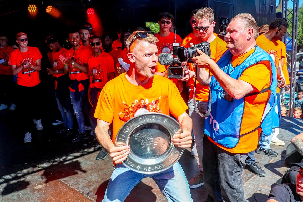 Almere City shopt bij Volendam en brengt broertjes Jacobs samen