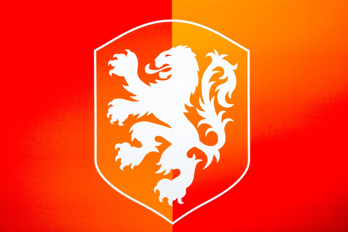 KNVB verlaagt minimumleeftijd in Eredivisie en KKD