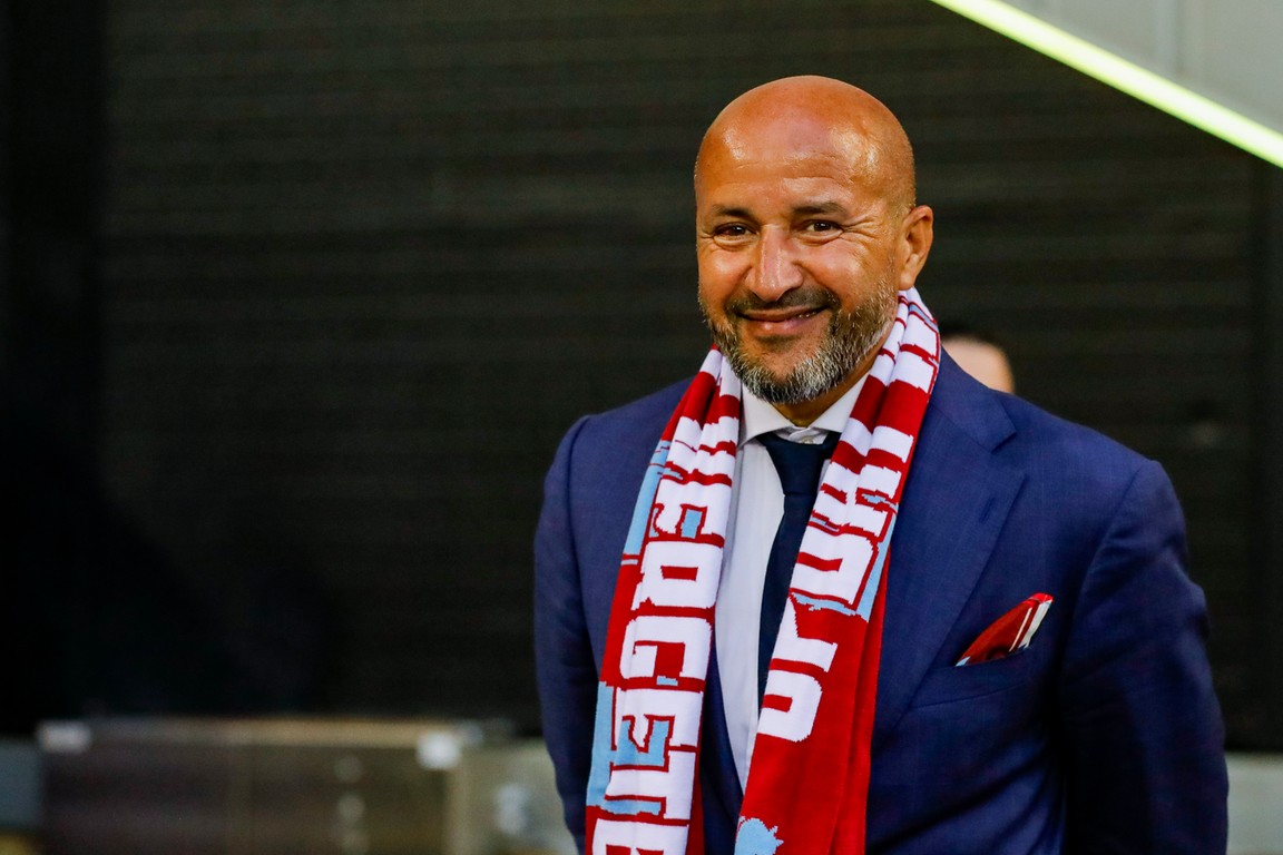 Burgemeester Arnhem verzoekt KNVB Vitesse niet verloren te laten gaan