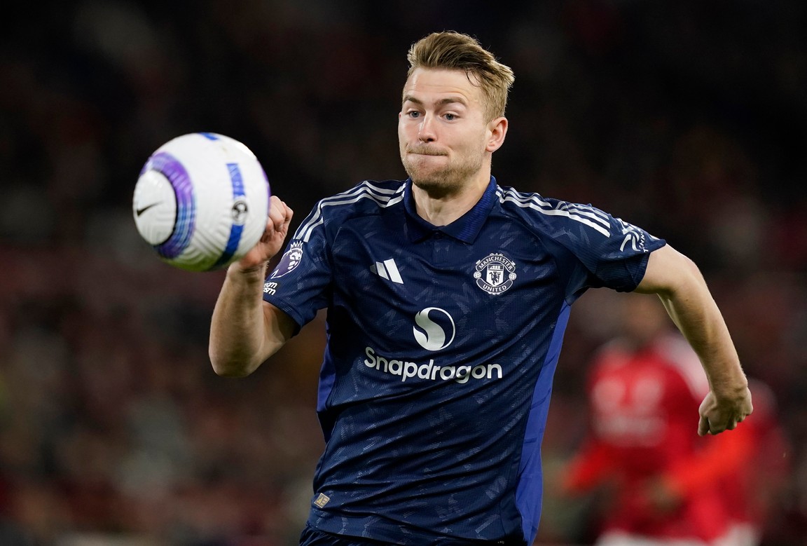 Manchester United wurmt zich niet langs promovendus in oefenduel
