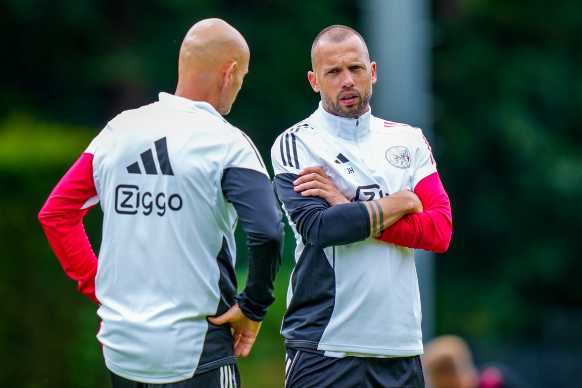 Heitinga maakt opstelling Ajax bekend: Moro debuteert