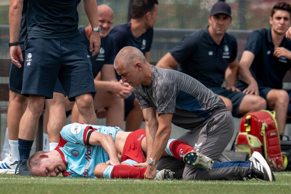 Aderlating voor Feyenoord: Beelen valt geblesseerd uit in oefenduel