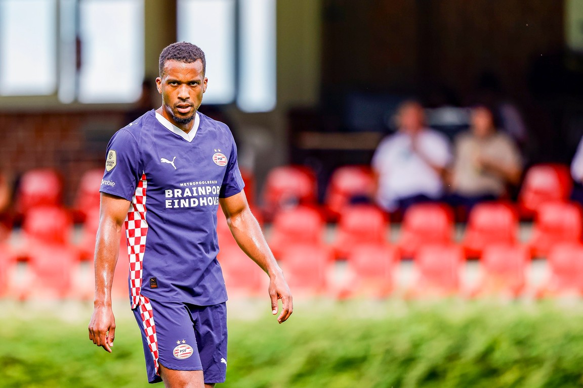 PSV sluit trainingskamp af met doelpuntrijk oefenduel en uitblinkende Pléa