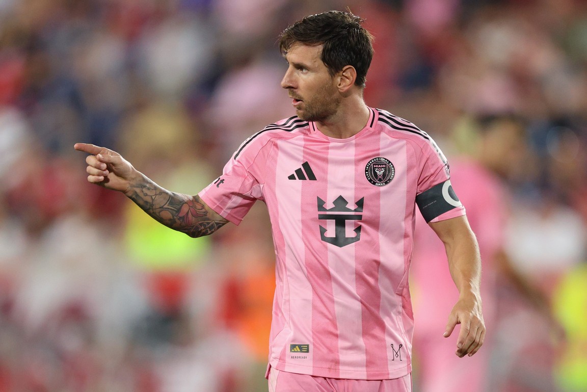 Messi blinkt uit bij Inter Miami met twee goals en een assist en breekt record Ronaldo