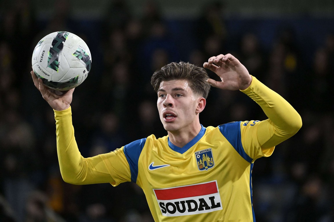 Feyenoord haalt Australische concurrent voor Gijs Smal