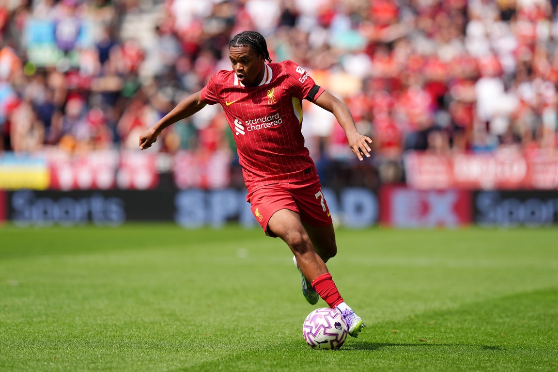 Tienersensatie Ngumoha geniet van Salah en start bij Liverpool