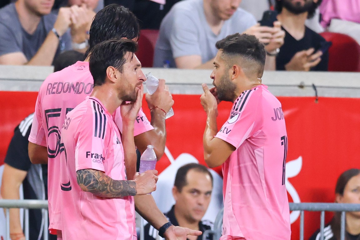 Messi en Alba riskeren schorsing vanwege niet spelen duel met All Stars