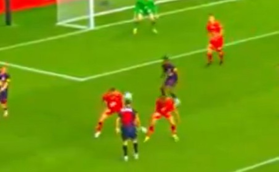 Ajax opgelet: Gloukh geeft slimme lob-assist in de Champions League