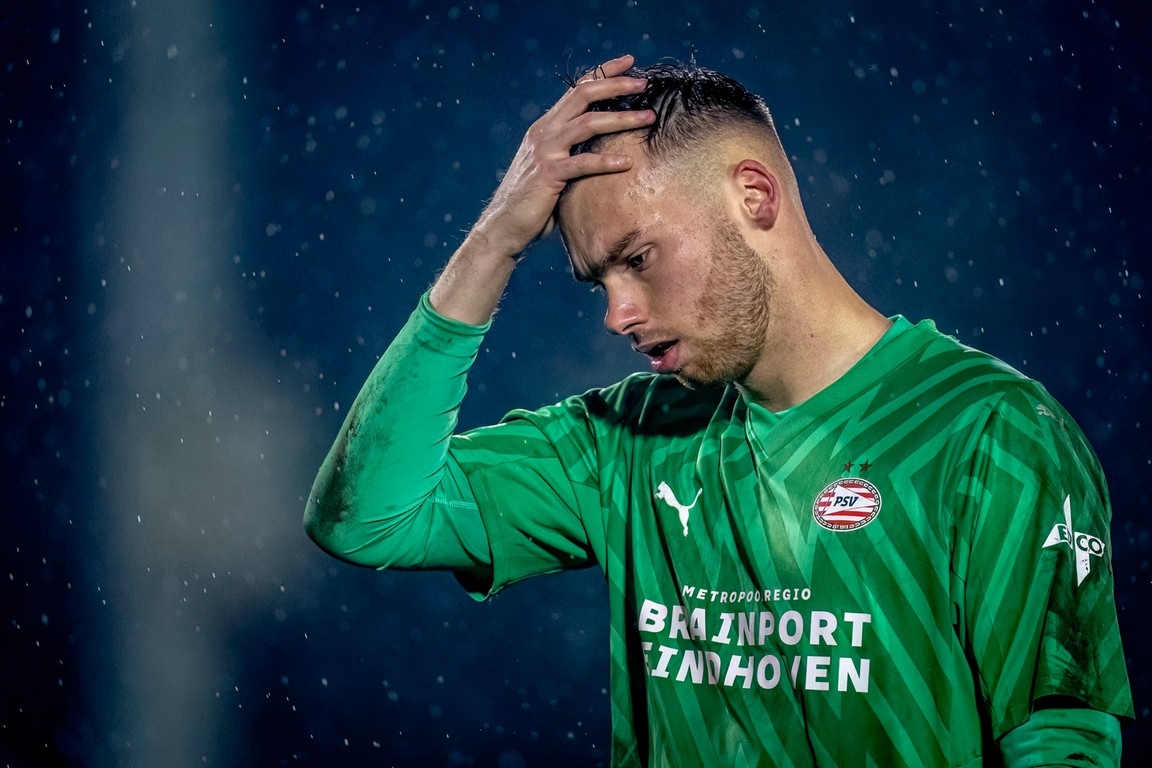 PSV laat doelman Peersman na elf jaar terugkeren naar België