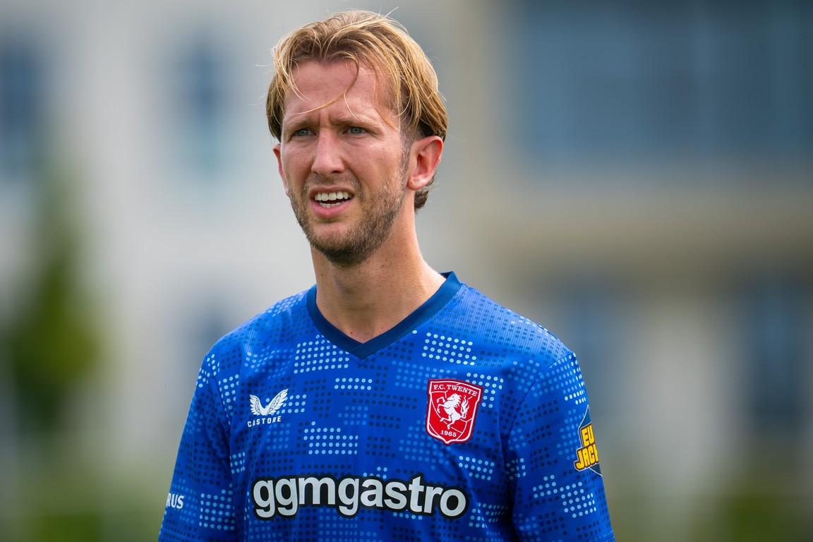 Tijd raakt op voor Spartak: Twente rekent niet meer op vertrek Vlap