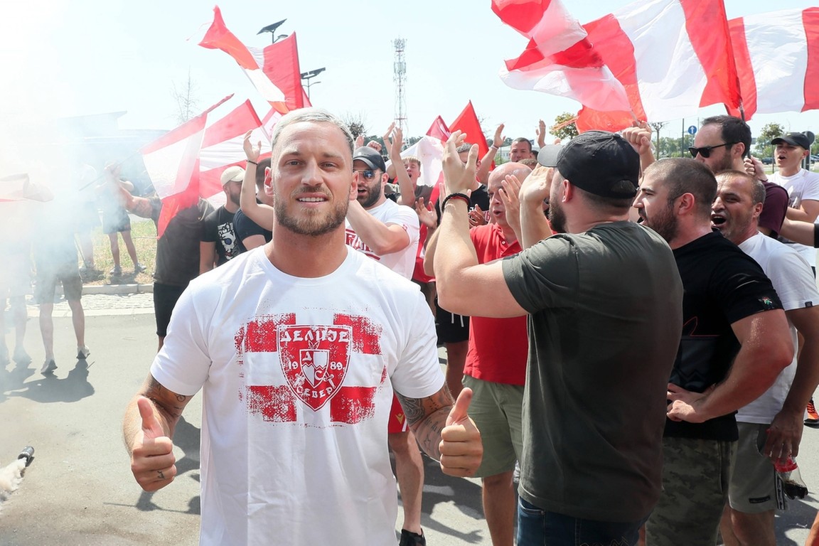 Huilende Arnautovic lost belofte aan overleden Mihajlovic in