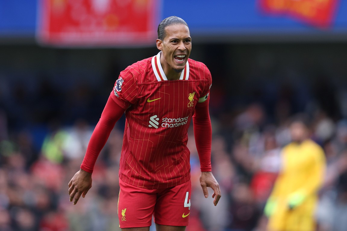 Van Dijk raakt niet in de war van vier tegengoals voor Liverpool
