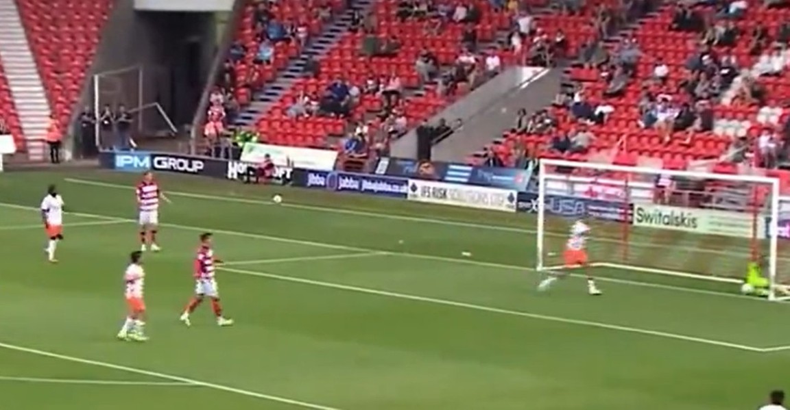 Comedy Capers op doel bij Doncaster Rovers