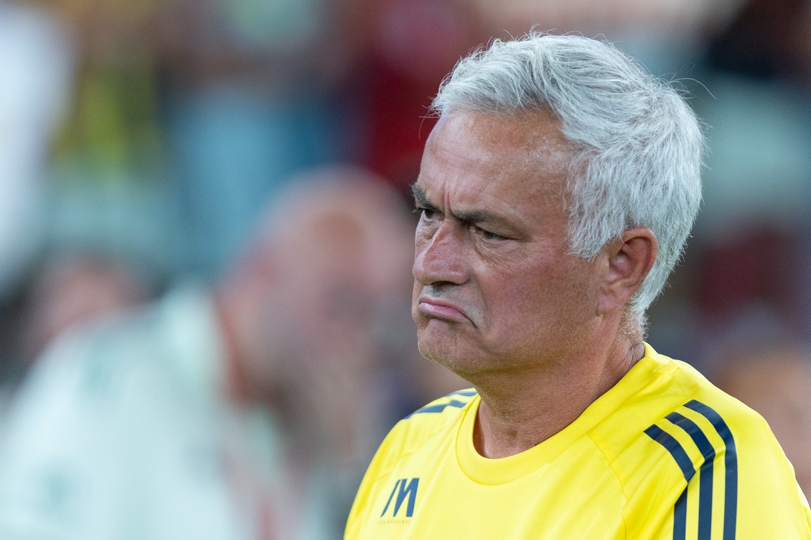 Mourinho voert druk op richting Feyenoord: 'Het is duidelijk wat er ontbreekt'