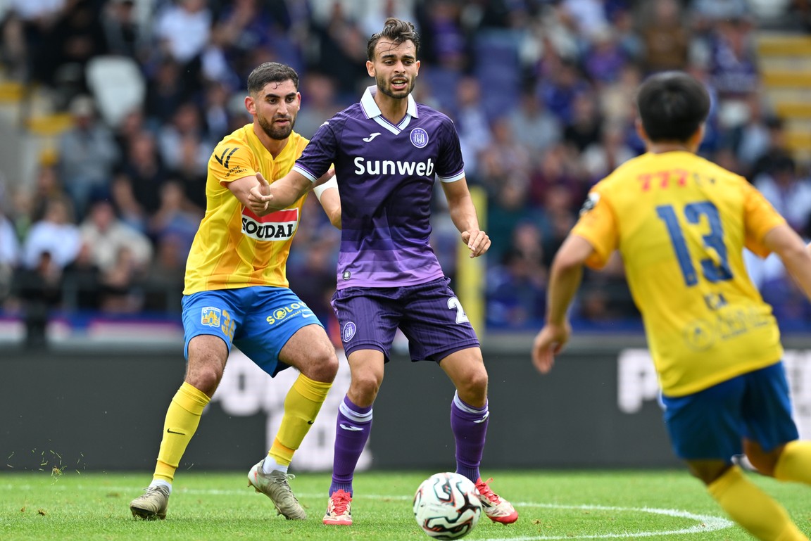 Belgische vuurdoop Llansana draait uit op achtbaanrit met zeven goals