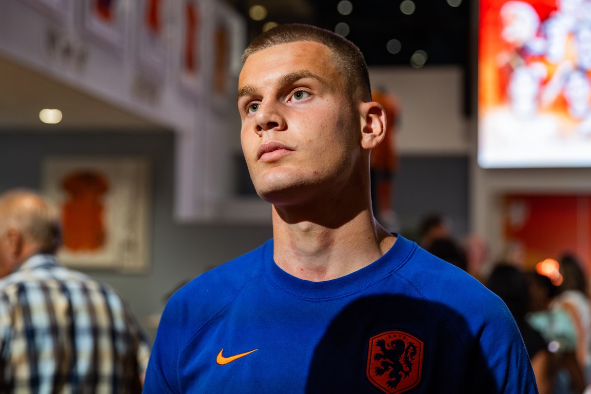Kersverse Ajax-goalie Heerkens: 'Ik keepte in Tsjechië op grind'