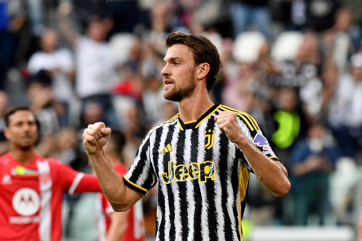 Na een jaar op Ajax-bank gloort plotseling weer hoop bij Juventus voor Rugani