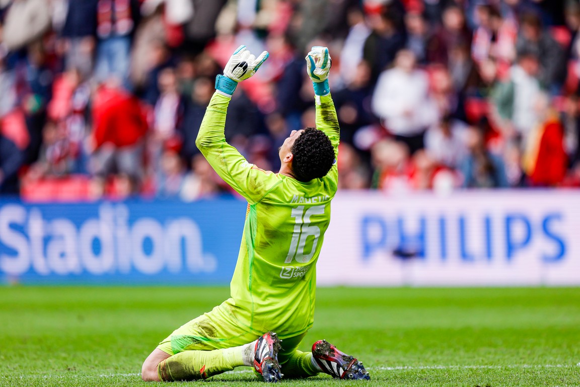 Matheus stopt penalty, Rode Ster Belgrado door in Champions League