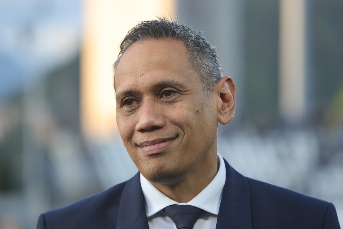 Como haalt broekriem aan na investering van 100 miljoen