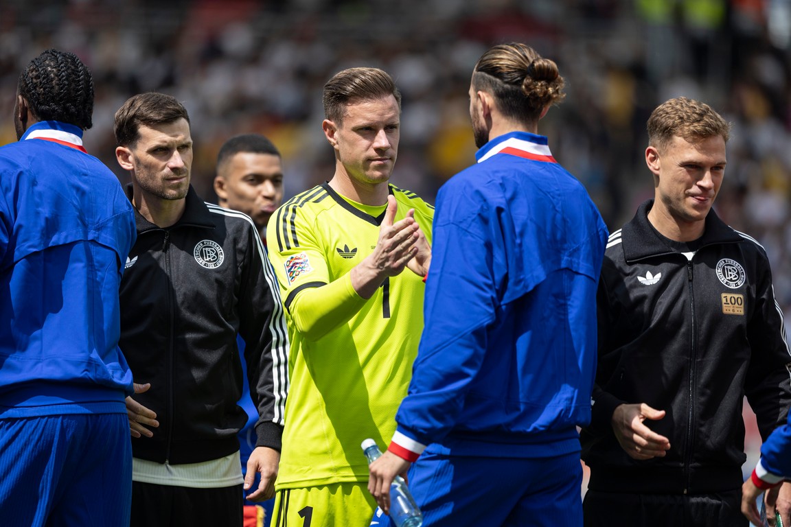 Ter Stegen krijgt steun van Duitse bondscoach: 'Blijft mijn nummer één'