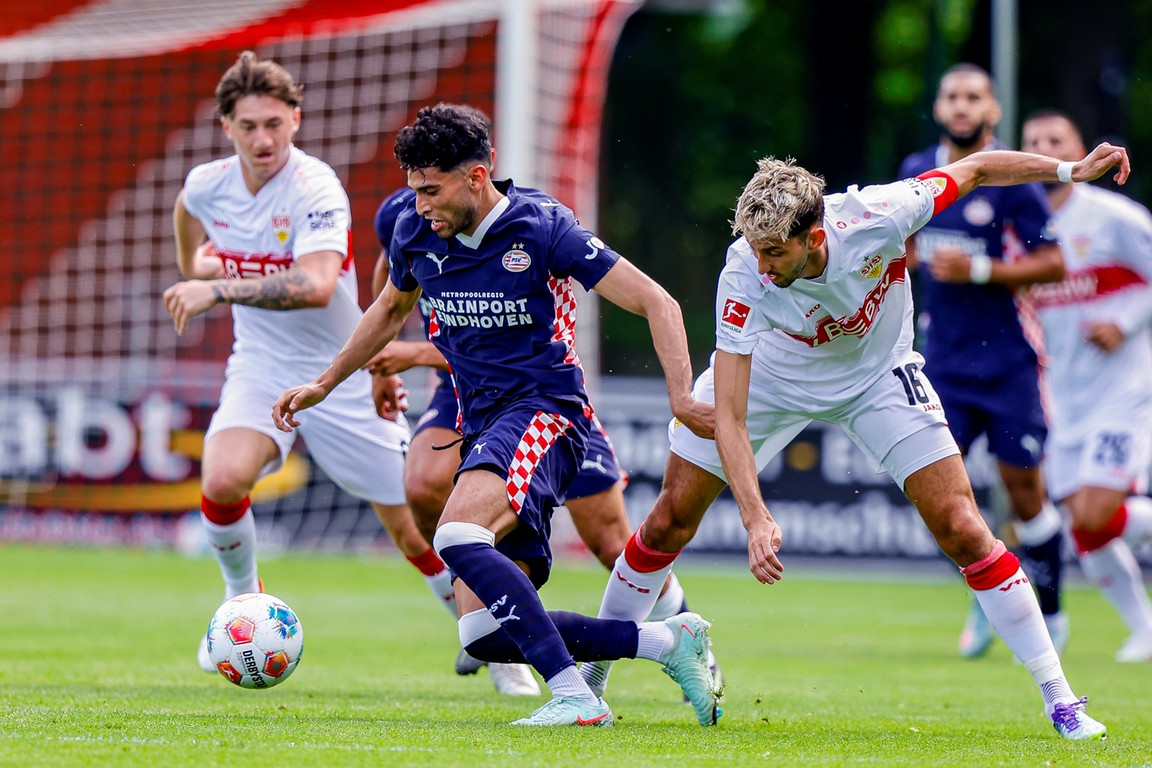 Bosz verrast met opstelling PSV voor Lichtstadderby: Pepi in de basis, Til captain