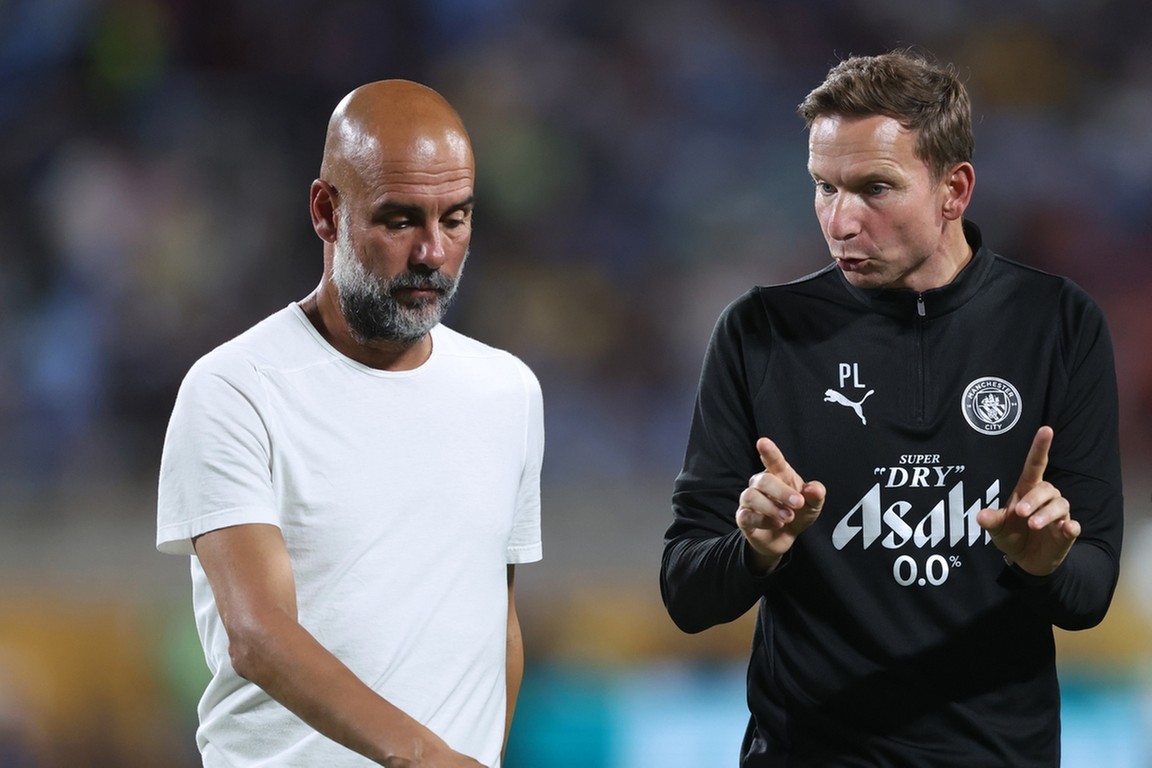 Guardiola fantaseert over stoppen: 'Naar de koeien kijken als de trein langskomt'