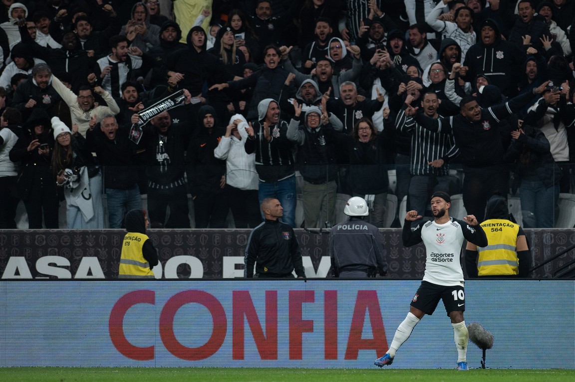 Memphis matchwinner in derby met rake kopbal