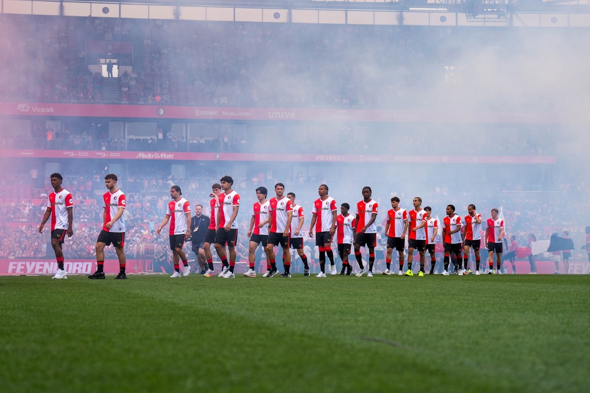 Feyenoord geeft nieuw rugnummer aan Steijn en Hwang
