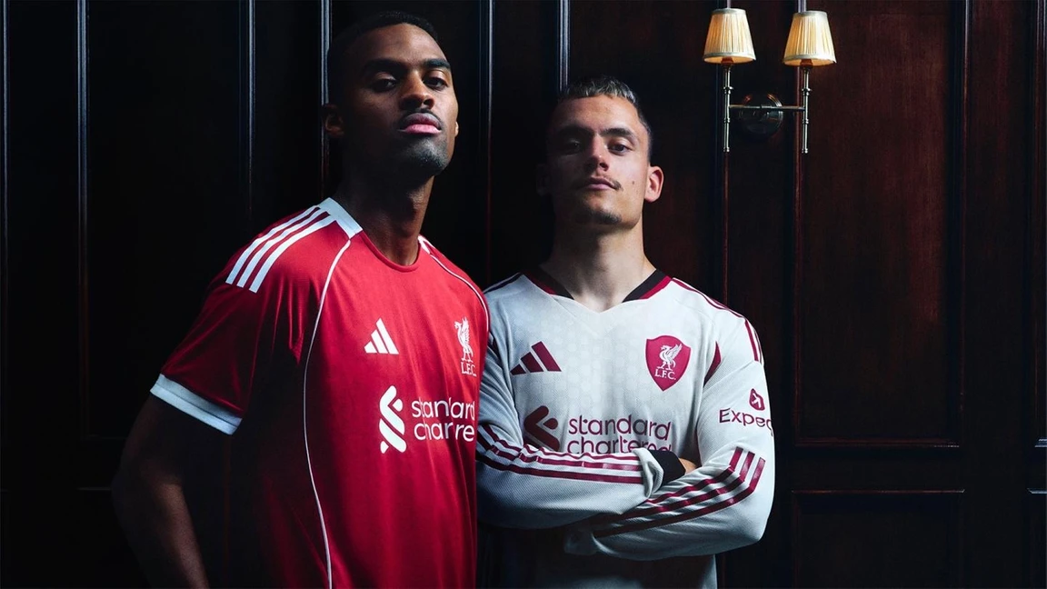 VI Catwalk: Liverpool presenteert nieuwe shirts