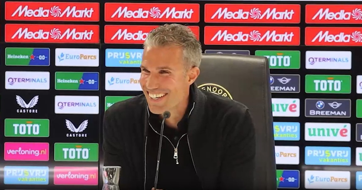 Zo beleefde Van Persie het gejuich in De Kuip na de goal van Groningen tegen Ajax