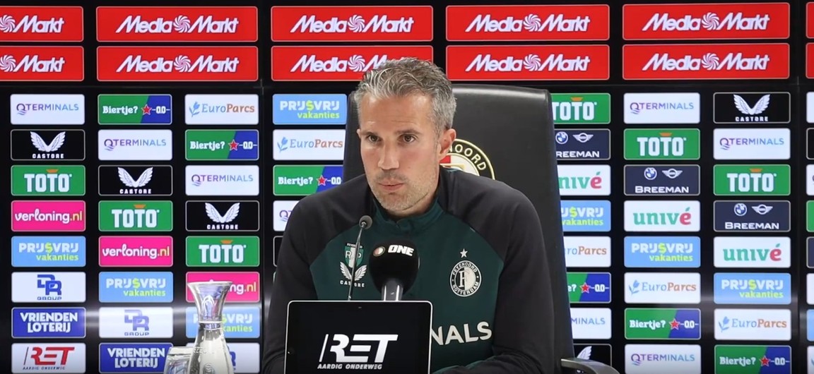 Van Persie over keeperskwestie bij Heerenveen: 'Als ik daar op terugkijk...'