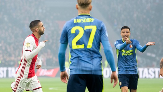 Ajax verdedigt als team, bij Feyenoord is het ieder voor zich
