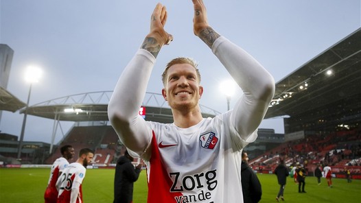 Cultheld Makienok richting Ajax-uit: 'We hebben PSV toch ook verslagen?'