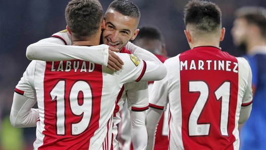 Ajax beëindigt PSV-hegemonie met eerste jaartitel sinds 2013