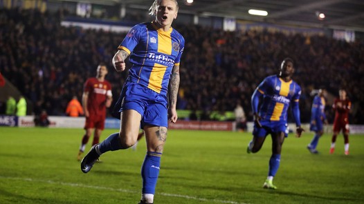 Shrewsbury zorgt ondanks curieuze eigen goal voor sensatie tegen Liverpool
